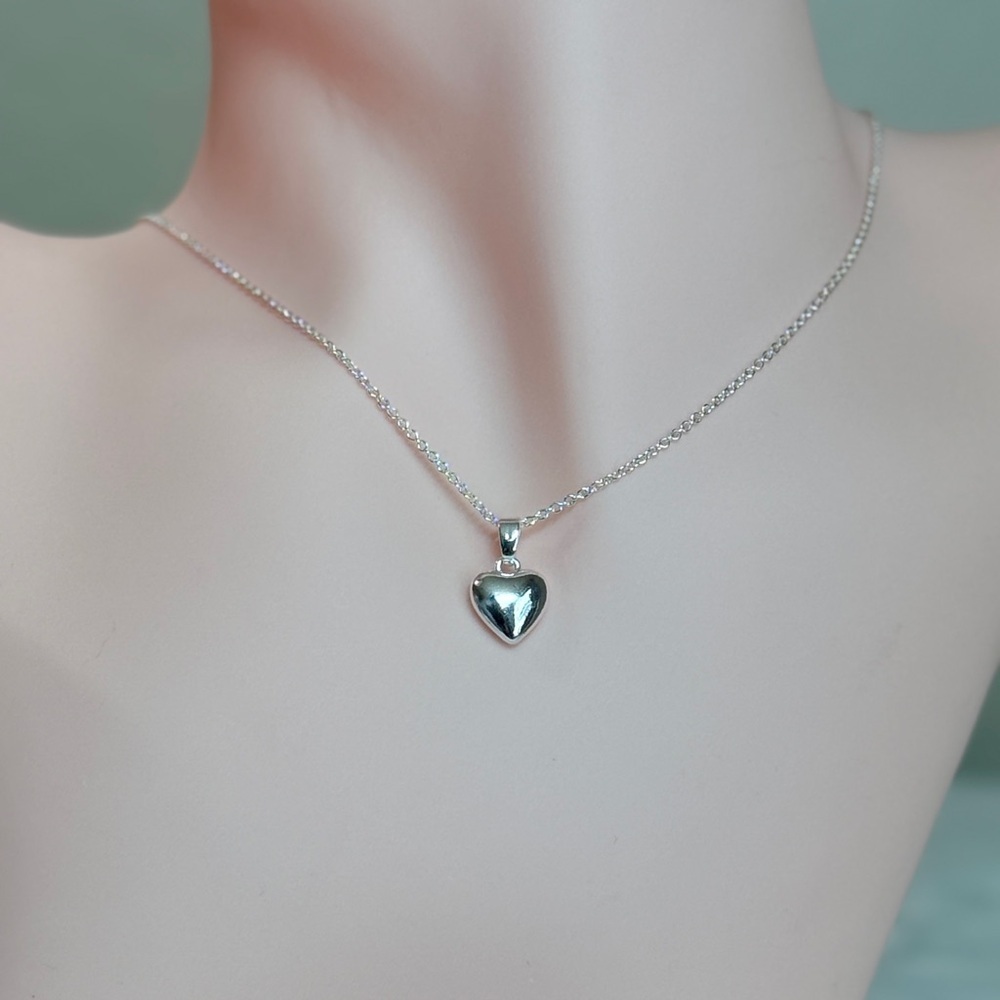 ⚜️ Silver Heart Pendant Necklace - Picture 6 of 6
